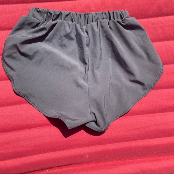 Shein grey athletic shorts with animal printed shorts underneath size:4 - Picture 4 of 4